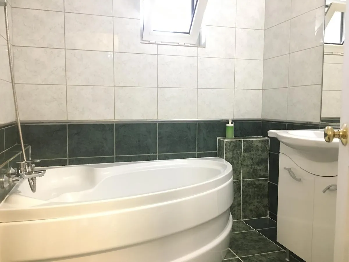 Green Apartment 4-26 Mircea Voda Βουκουρέστι