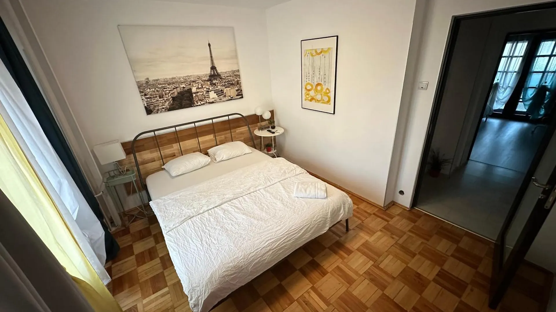 הקונטקטים של Green Apartment 4-26 Mircea Voda